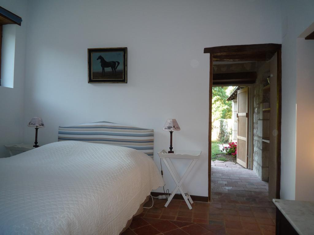Bed and Breakfast Le Logis Du Peu Girard La Roche-Clermault Camera foto