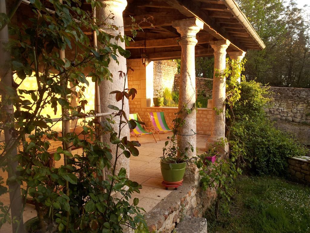 Bed and Breakfast Le Logis Du Peu Girard La Roche-Clermault Esterno foto