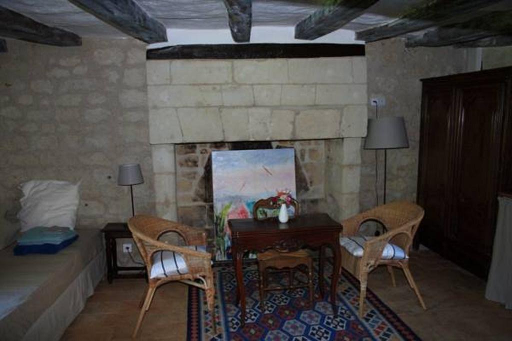 Bed and Breakfast Le Logis Du Peu Girard La Roche-Clermault Camera foto